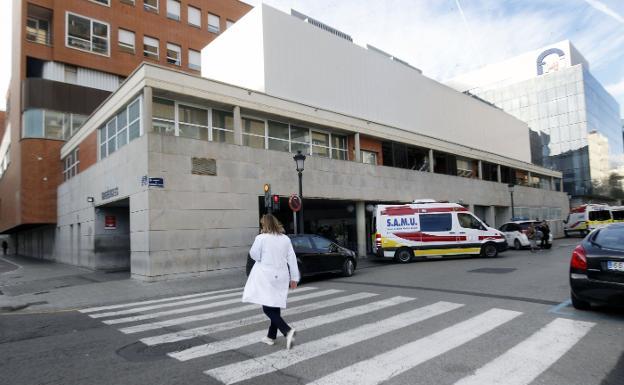 Estupefacción en el Hospital Clínico de Valencia tras la detención del cardiólogo por grabar vídeos de desnudos