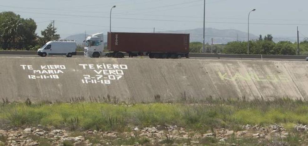 Valencia: Un río de más de 400 pintadas