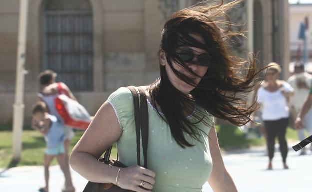 La Comunitat Valenciana y otras 20 provincias, en alerta hoy viernes por viento, tormentas o fuerte oleaje