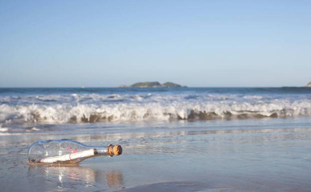 Hallan en una remota isla de Japón un mensaje en una botella escrito en español