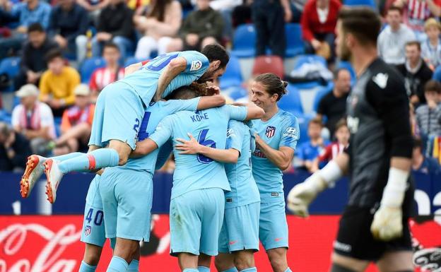 Una fiesta del fútbol en el Ciutat con un Griezmann desaparecido