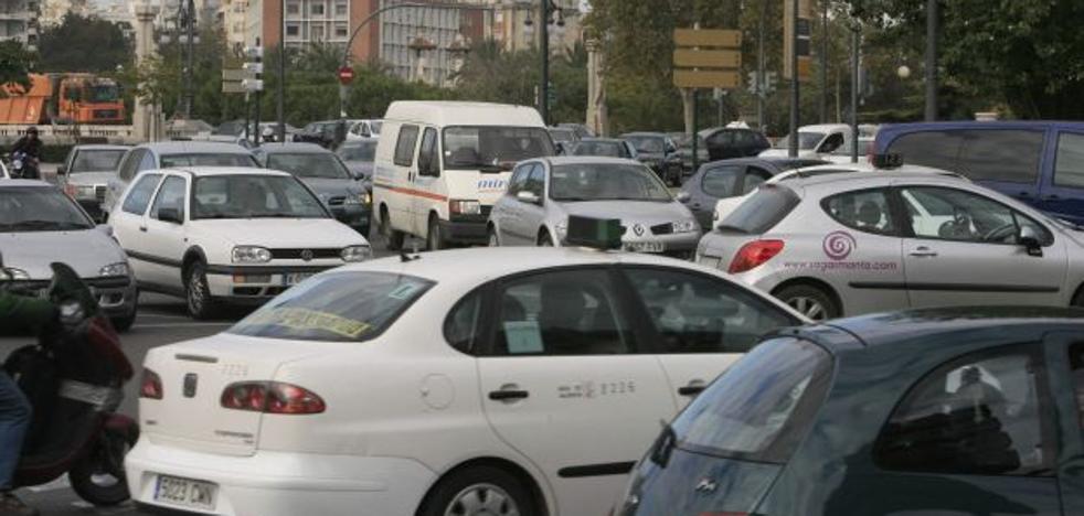 Un taxista que da positivo en cocaína atropella a tres estudiantes en Valencia