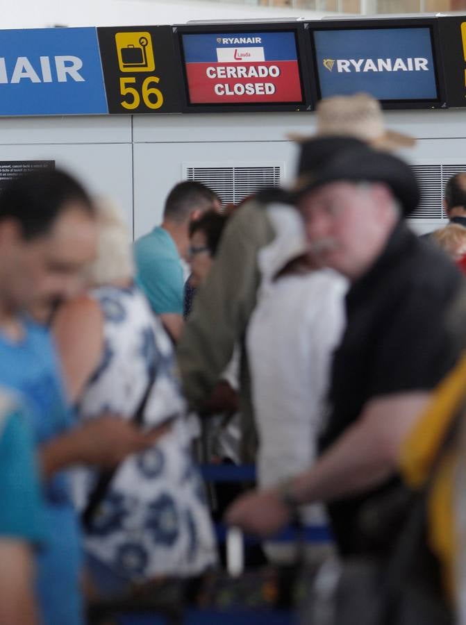 Retrasos y cancelaciones en el aeropuerto de Alicante por el accidente de una avioneta