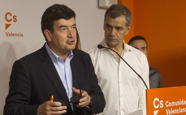 Fernando Giner dice que se reunirá con Sandra Gómez, que lo desmiente