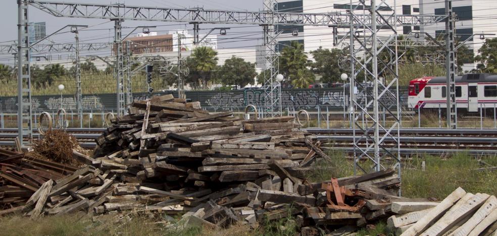 Fomento deja sin fecha concreta la variante que reducirá el viaje en tren a Barcelona