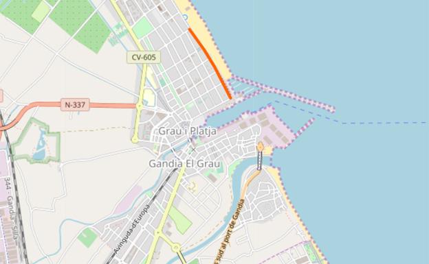 La Policía advierte de que la grúa se llevará los coches de una zona de la playa de Gandia