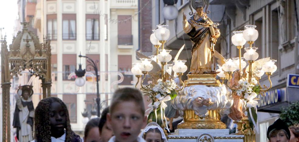 La 'procesión de los niños' recorre la calle San Vicente de Valencia desde 1625