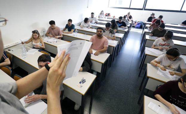 Masiva queja por la prueba de Matemáticas en la Selectividad en Valencia: «El examen más difícil de todos los años»