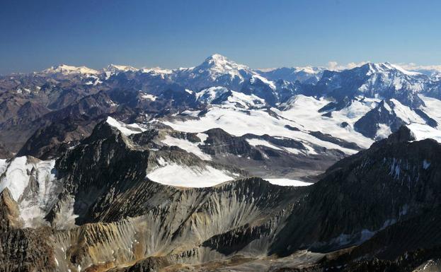 Encuentran en Chile a un hombre semidesnudo y con los genitales amputados