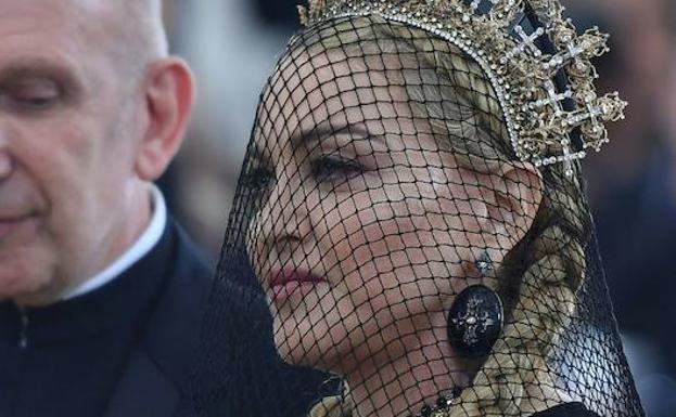 Tremendo enfado de Madonna por un artículo sobre ella en el New York Times: «Me siento violada»