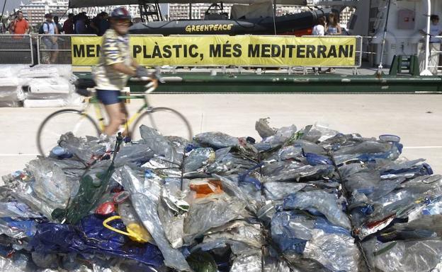 El Mediterráneo es una inmensa mancha de microplástico