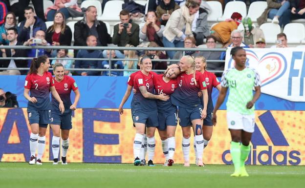 Noruega comienza goleando a Nigeria