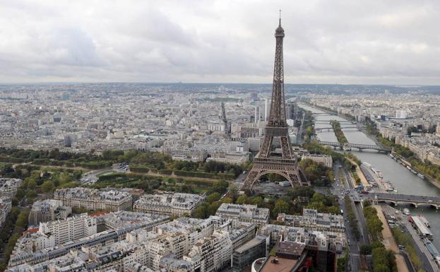 París, enfurecida por el caos y los accidentes causados por patinetes eléctricos