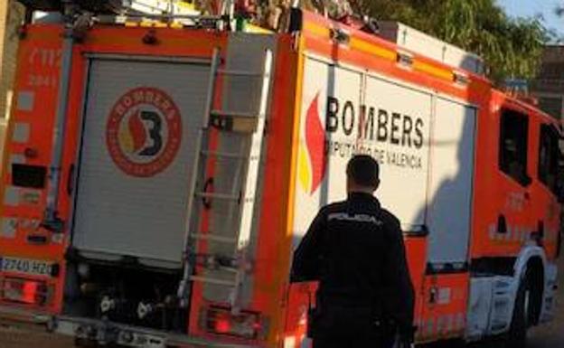 Controlado un incendio en una planta de reciclaje de Riba-roja con 1.000 metros cuadrados afectados