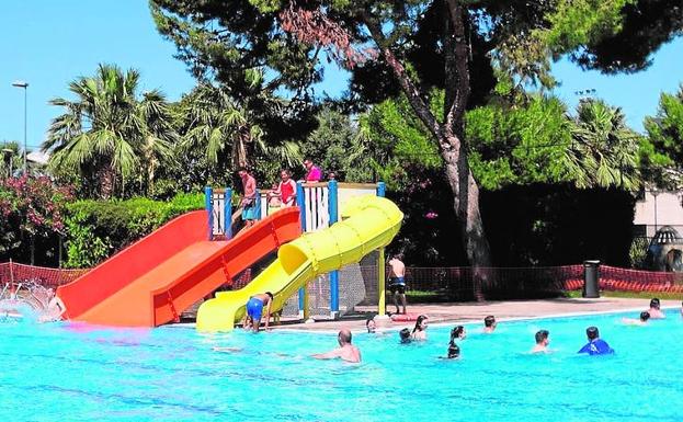 La piscina de verano abre sus puertas al público con actividades