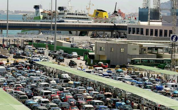 Cerca de 50.000 viajeros pasarán por Valencia en la Operación Paso del Estrecho
