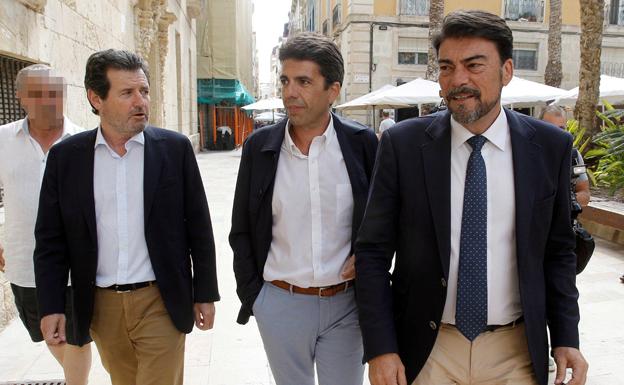 El PP y Ciudadanos cierran un doble acuerdo para el Ayuntamiento y la Diputación de Alicante