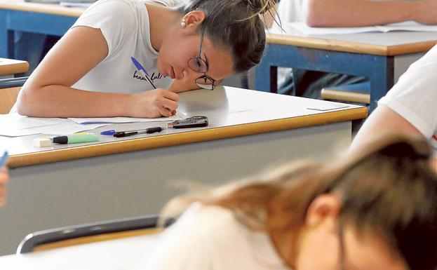La selectividad más polémica deja la peor nota de los últimos seis años