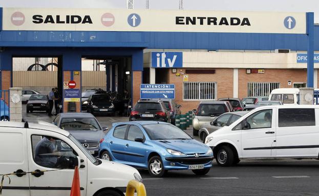 Matrículas de los coches que deben pasar la ITV por primera vez este verano