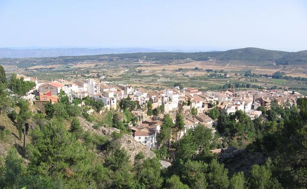 Investidura a medianoche en Agres (Alicante) porque un concejal clave tenía que irse de crucero