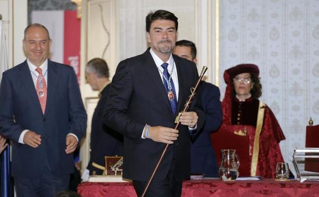Luis Barcala (PP), elegido alcalde de Alicante con apoyo de Cs