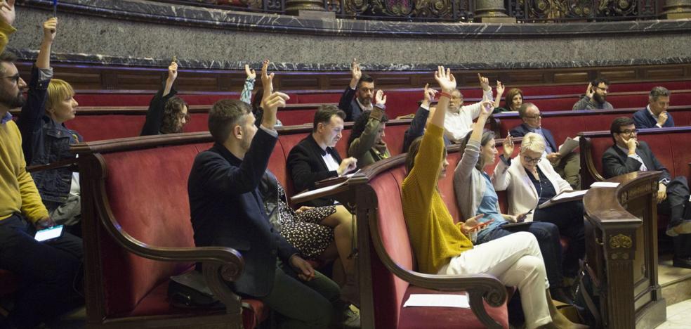Joan Ribó incumple la recomendación del Consell de publicar actas en castellano