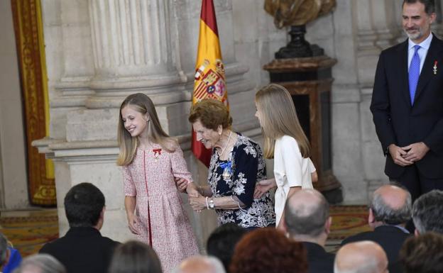 La Familia Real se vuelca con Clotilde, la voluntaria valenciana de 107 años