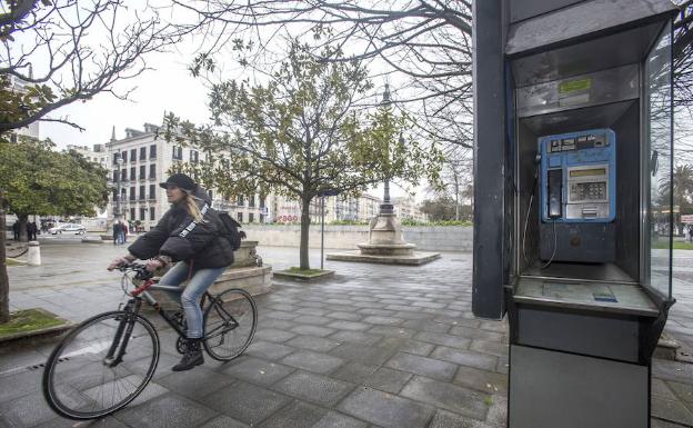 Competencia da la puntilla a las cabinas telefónicas, al pedir que se les retire la subvención