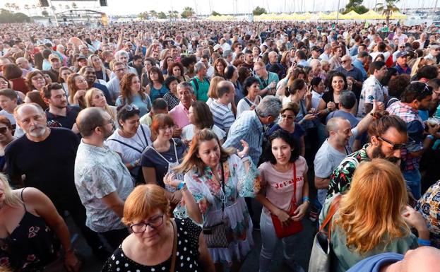 Los valencianos acuden a la llamada de Juan Luis Guerra