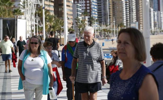 Los hoteleros valencianos amenazan con dejar de participar en los viajes del Imserso