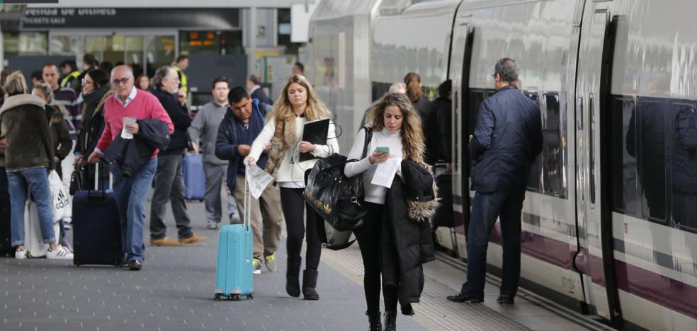El tren da la espalda al turismo en Valencia