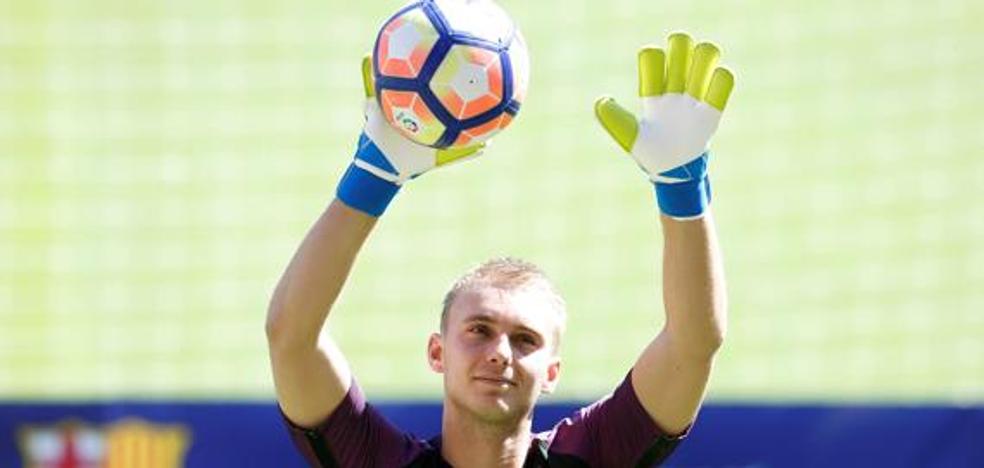 Cillessen firma con el Valencia CF hasta 2023