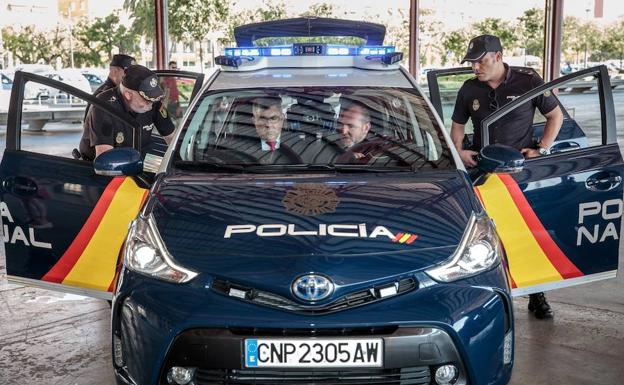 El nuevo coche inteligente de la Policía Nacional que patrullará Valencia