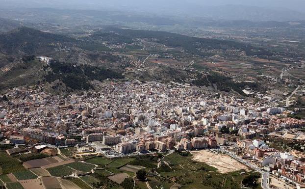 Juzgan al concejal de Llíria que obligó a un policía a que detuviera a una vecina que se quejaba del ruido de una fiesta