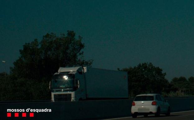 Detenido un conductor por circular sin carné a casi 200 km/h por la AP-7 en Salou