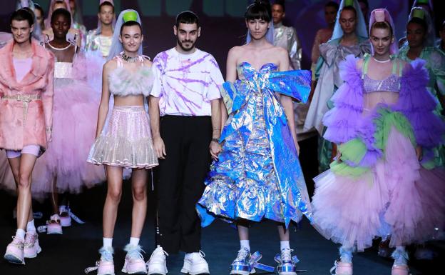 El diseñador alicantino Domingo Rodríguez gana el Mercedes-Benz Fashion Talent con su firma Dominnico