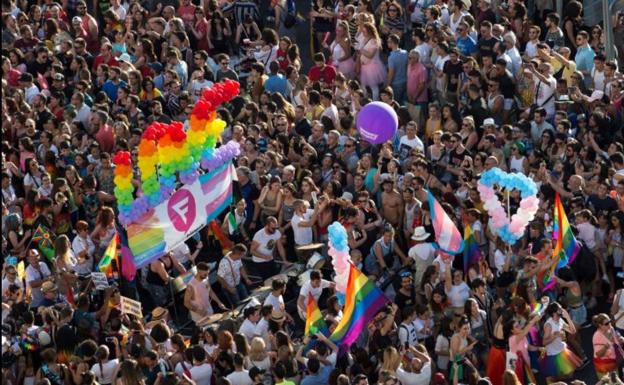 Un joven apuñala en los glúteos a otro esta madrugada en las fiestas del Orgullo