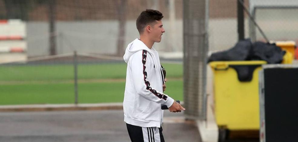 Parejo acorta sus vacaciones y Cheryshev acude a Paterna