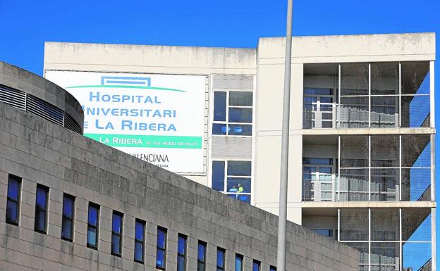 El Comité de Empresa del Hospital de La Ribera en Alzira lamenta que Sanidad suspenda la negociación del convenio