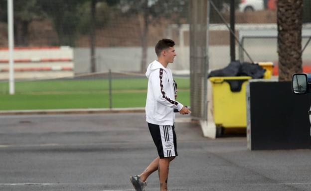 Santi Mina se despide de sus compañeros ante su inminente marcha al Celta