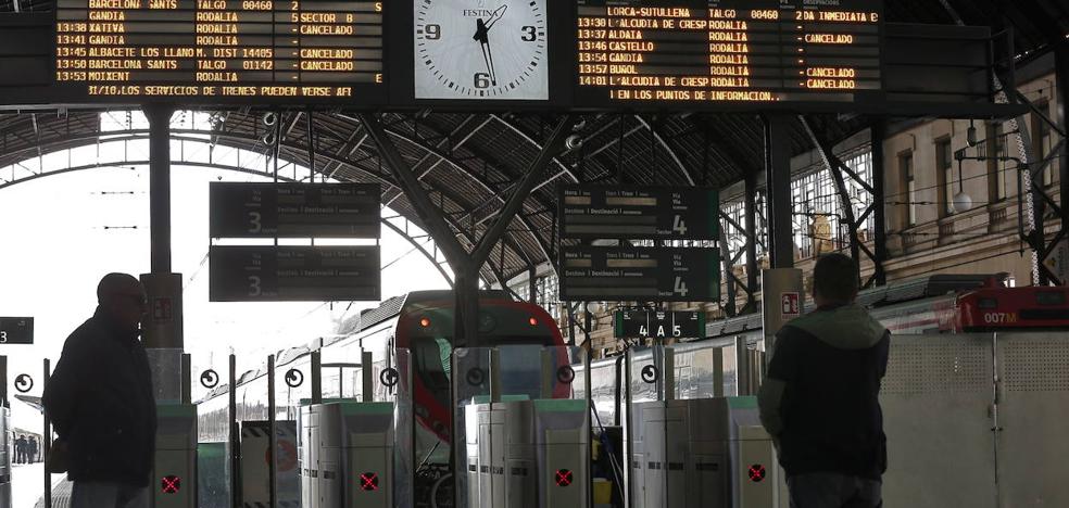 La huelga en Renfe cancela 19 trenes AVE y larga distancia en la Comunitat
