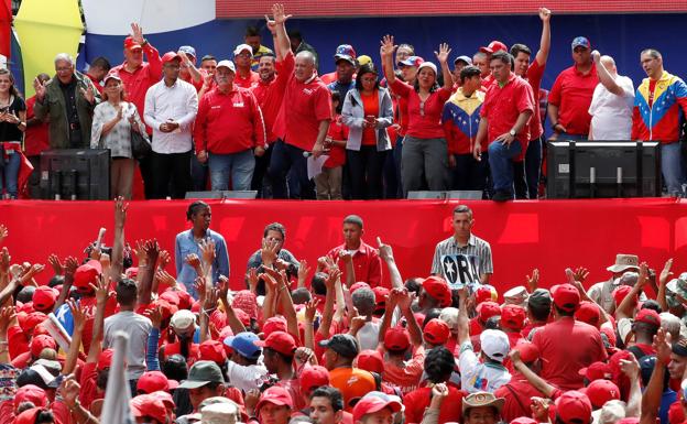 El chavismo sale a las calles para clamar contra Bachelet