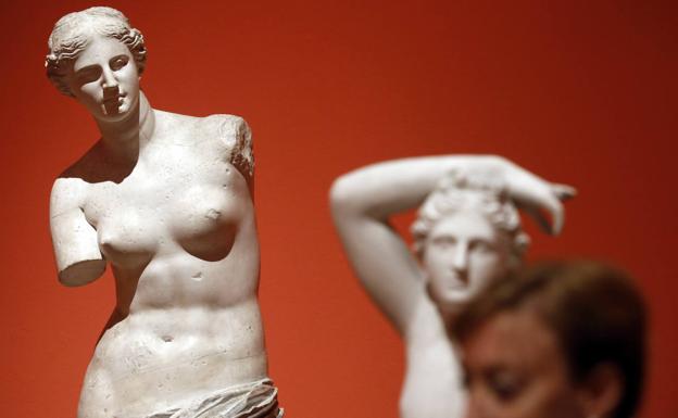 El Museo de Bellas Artes rescata 18 esculturas que fueron testigo de revueltas estudiantiles y de la riada