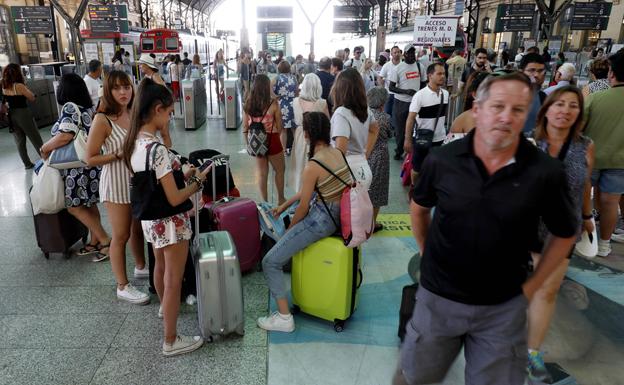«He tardado 45 minutos en comprar un billete»