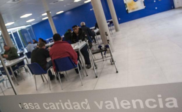 Casa Caridad alerta de que la falta de oportunidades laborales cronifica la pobreza en Valencia