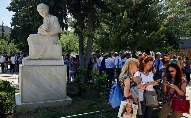 Un terremoto de magnitud 5,1 sacude Atenas y deja una turista herida leve