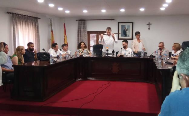 Montañana se hace con la alcaldía de Guadassuar tras la moción de censura