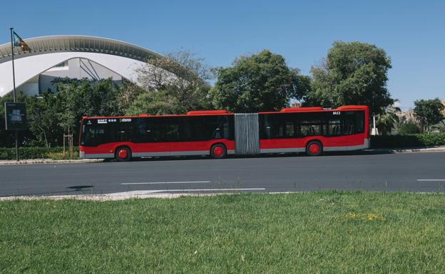 Las averías obligan a la EMT a adelantar la compra de 150 autobuses al año que viene