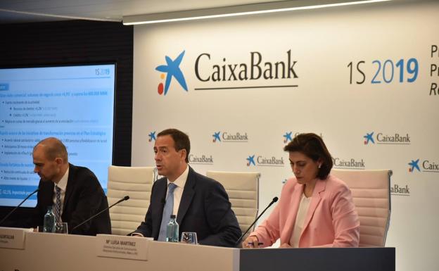 Caixabank se ofrece al Gobierno en funciones para colaborar en la estabilidad del país