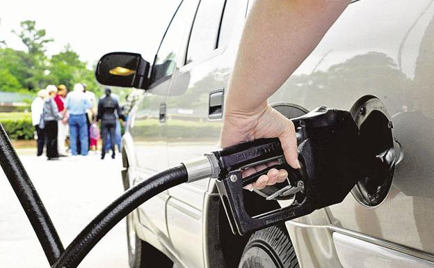 El precio de la gasolina y del gasóleo se dispara a las puertas de la operación salida